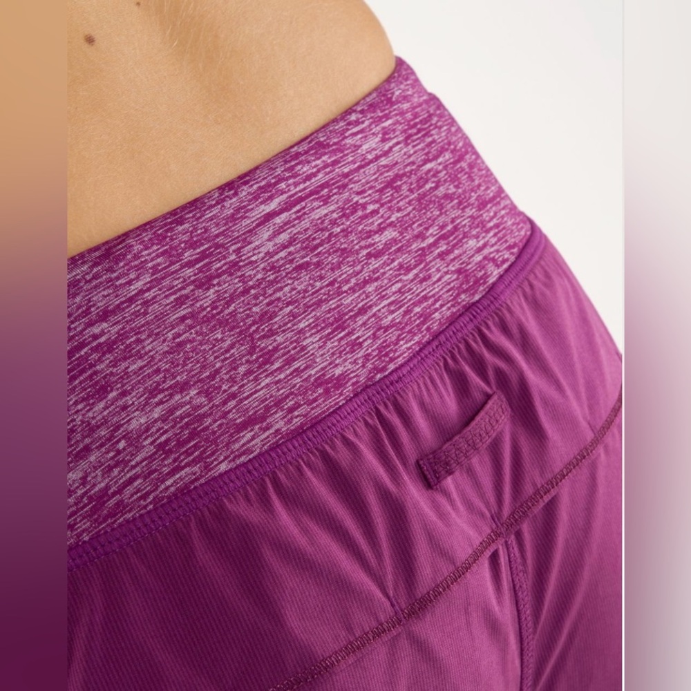 Lululemon All Sport Short
Dew Berry / Heathered Dew Berry
-EUC-Sz 6 - Picture 5 of 12